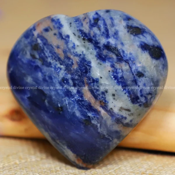 Sodalite Heart (Communication & Expression)